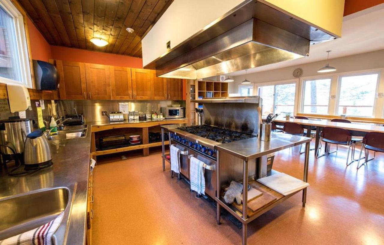 Canmore Alpine Hostel - Alpine Club Of Canada Экстерьер фото