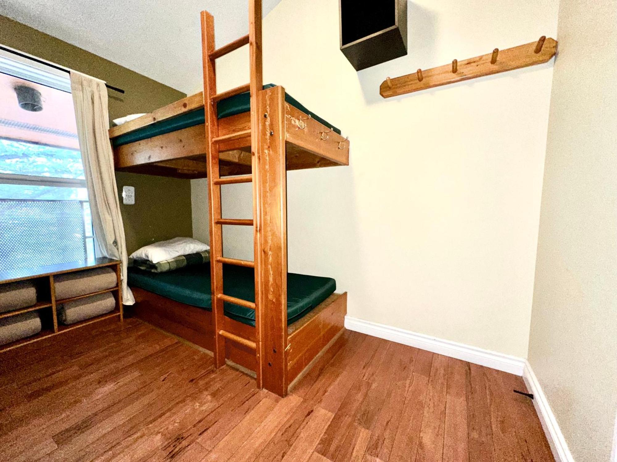 Canmore Alpine Hostel - Alpine Club Of Canada Экстерьер фото