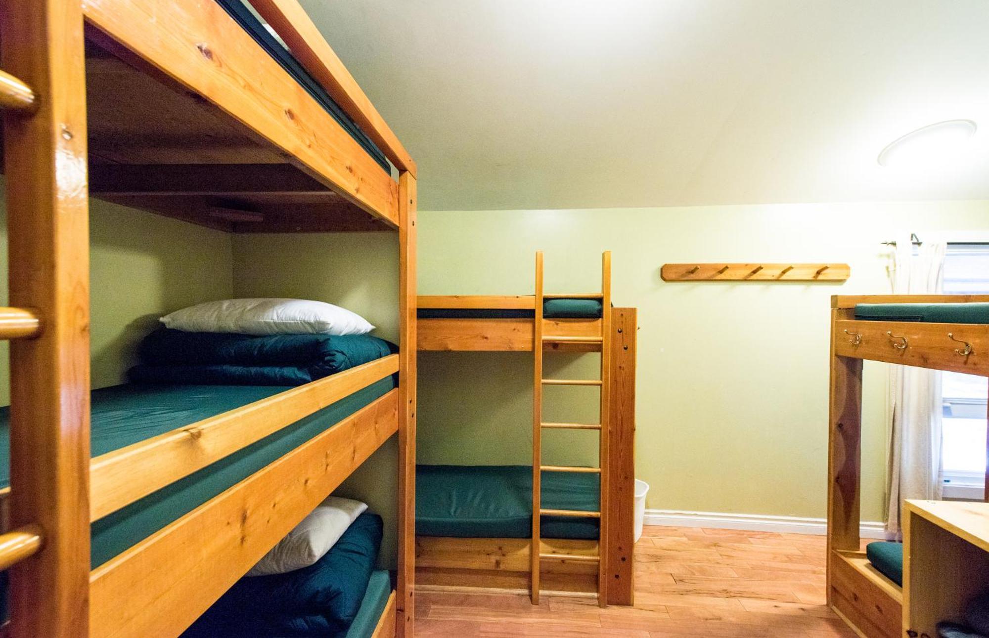 Canmore Alpine Hostel - Alpine Club Of Canada Экстерьер фото