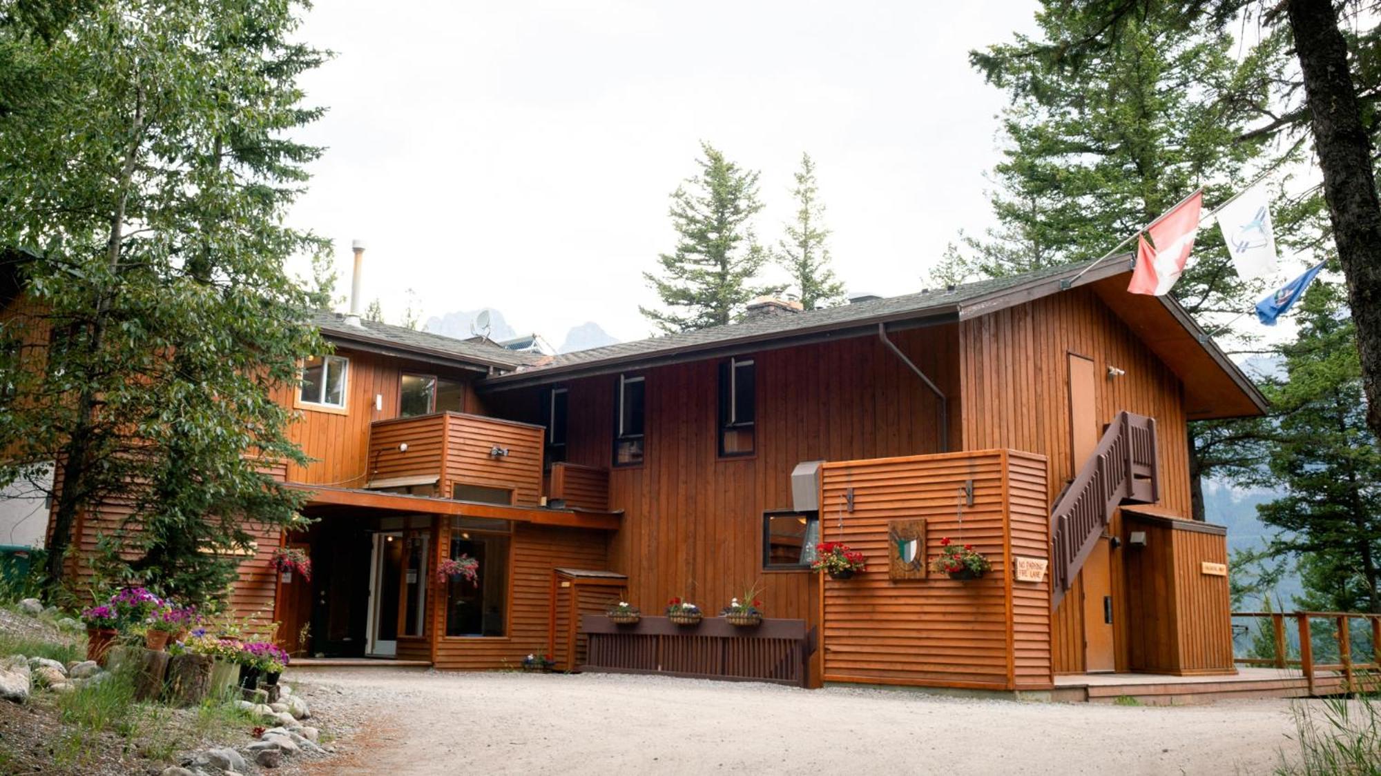 Canmore Alpine Hostel - Alpine Club Of Canada Экстерьер фото