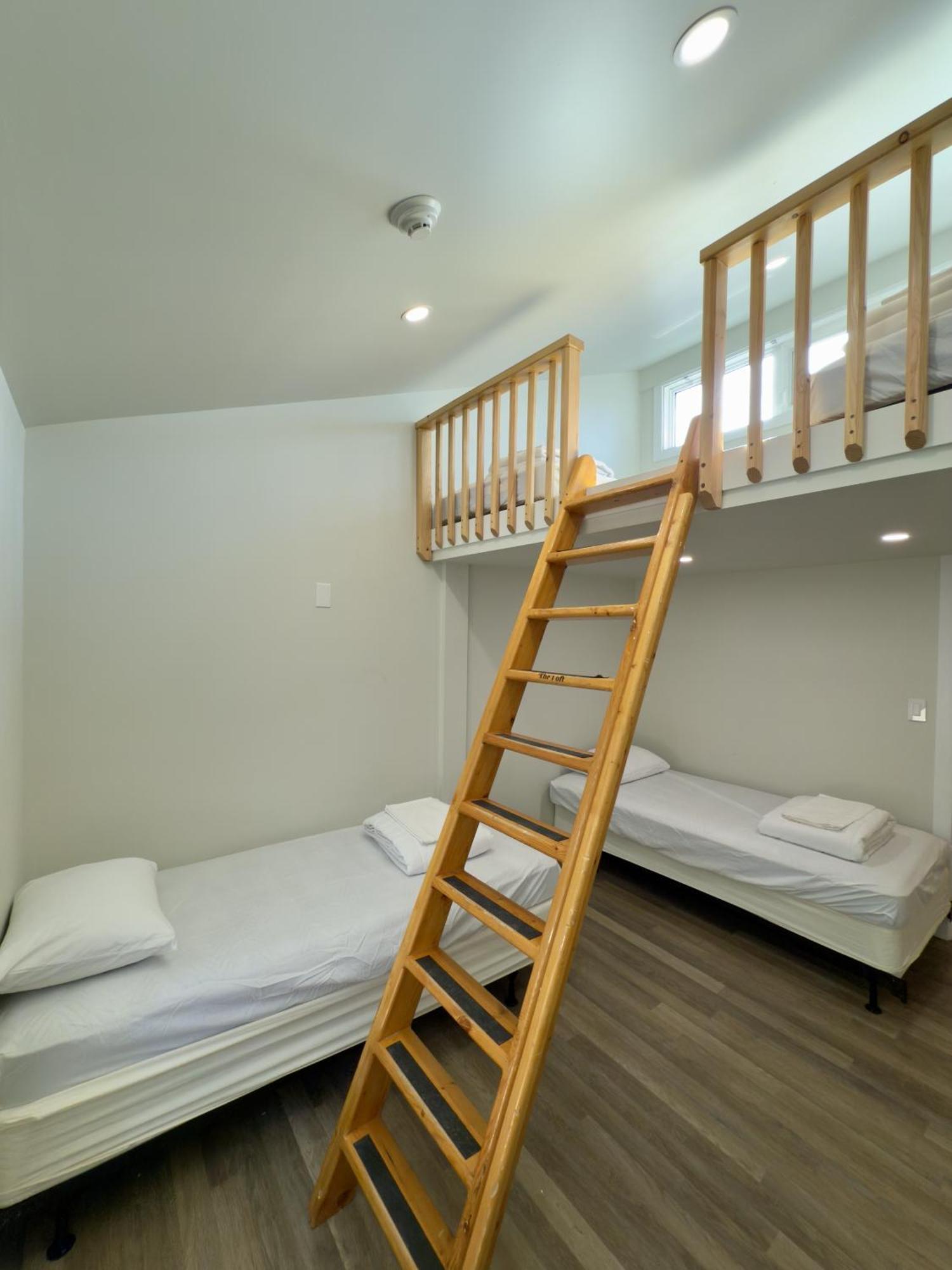 Canmore Alpine Hostel - Alpine Club Of Canada Экстерьер фото